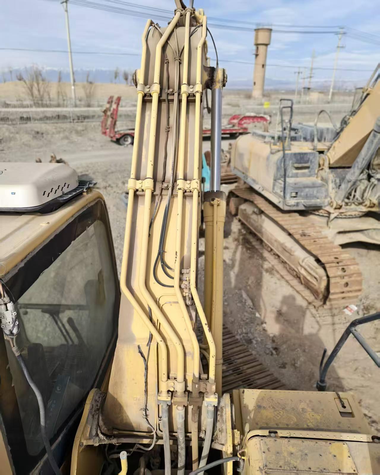 Used Komatsu PC240-6 Excavator 2012 Model / 8