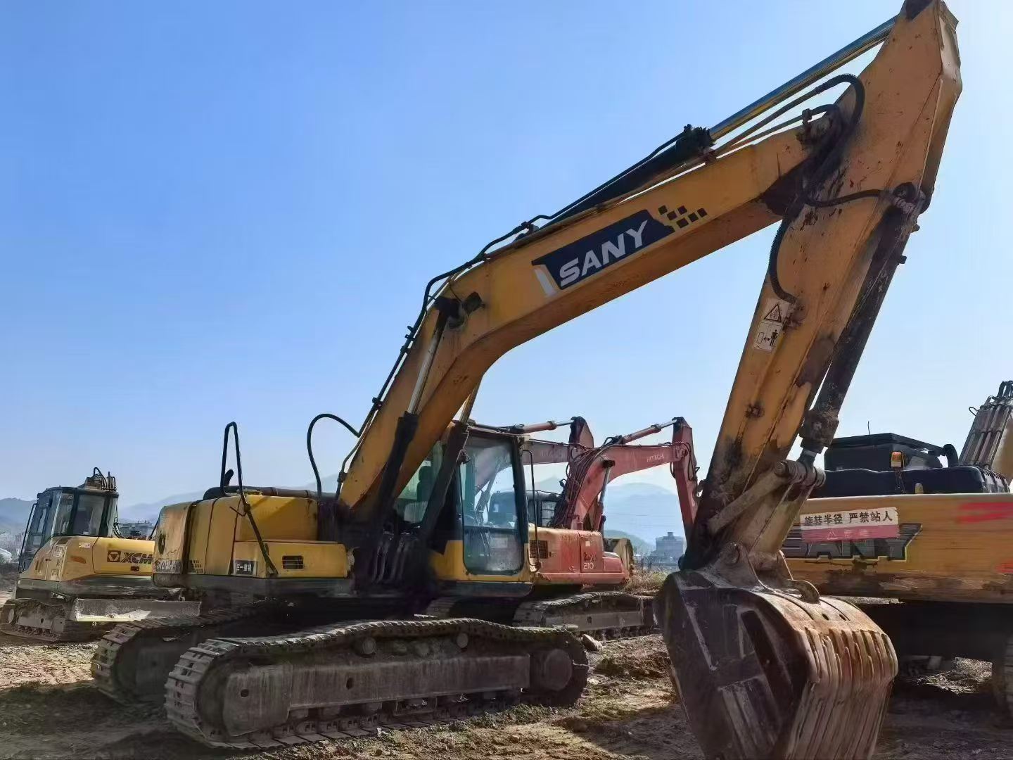 Used Sany SY205C Excavator 2012 Model / 3
