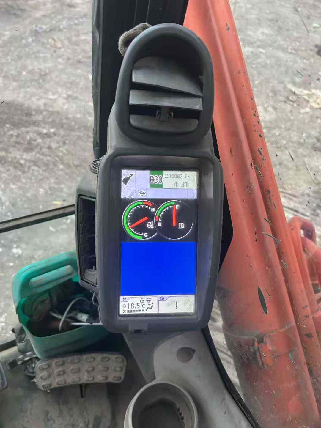 Used Hitachi EX200-5 Excavator 2014 Model / 9