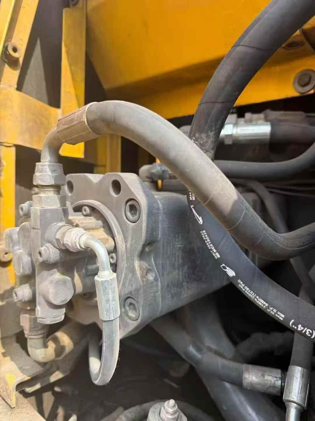 Used Volvo EC140 Excavator 2013 Model / 7