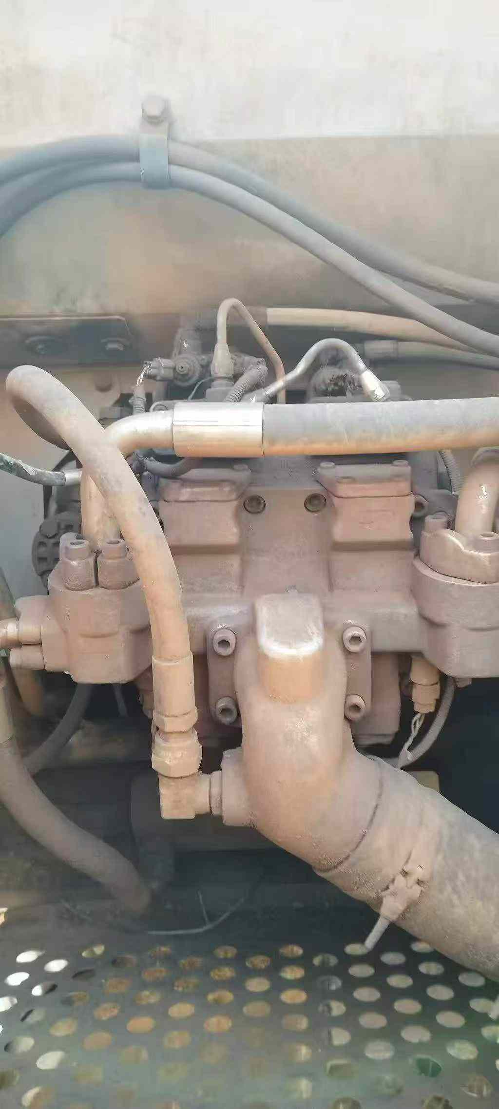 Used Hitachi EX200 Excavator 2016 Model / 8