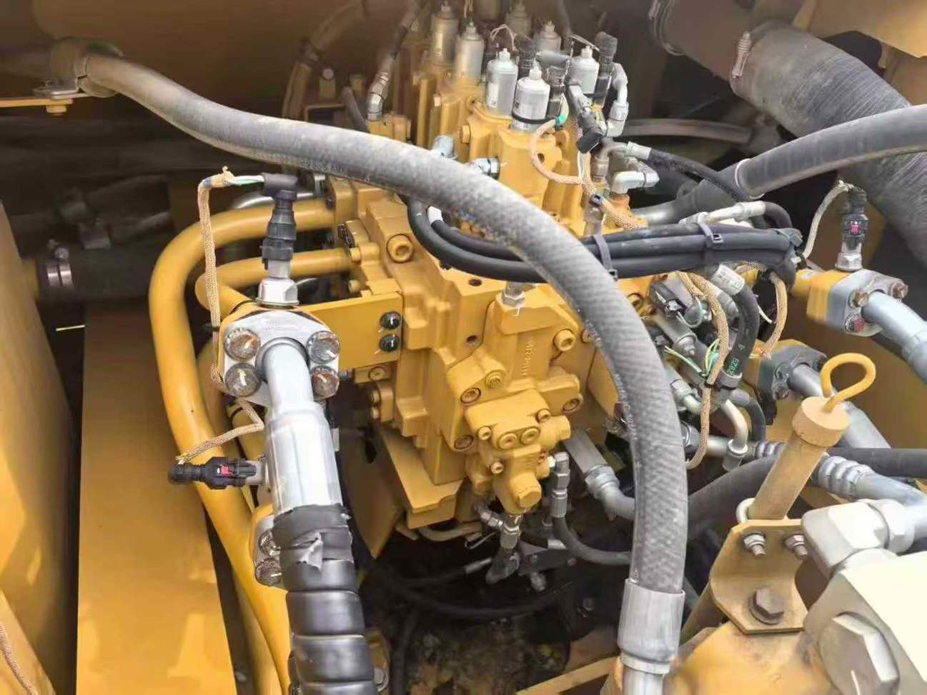 Used Caterpillar 350L Excavator 2023 Model / 5