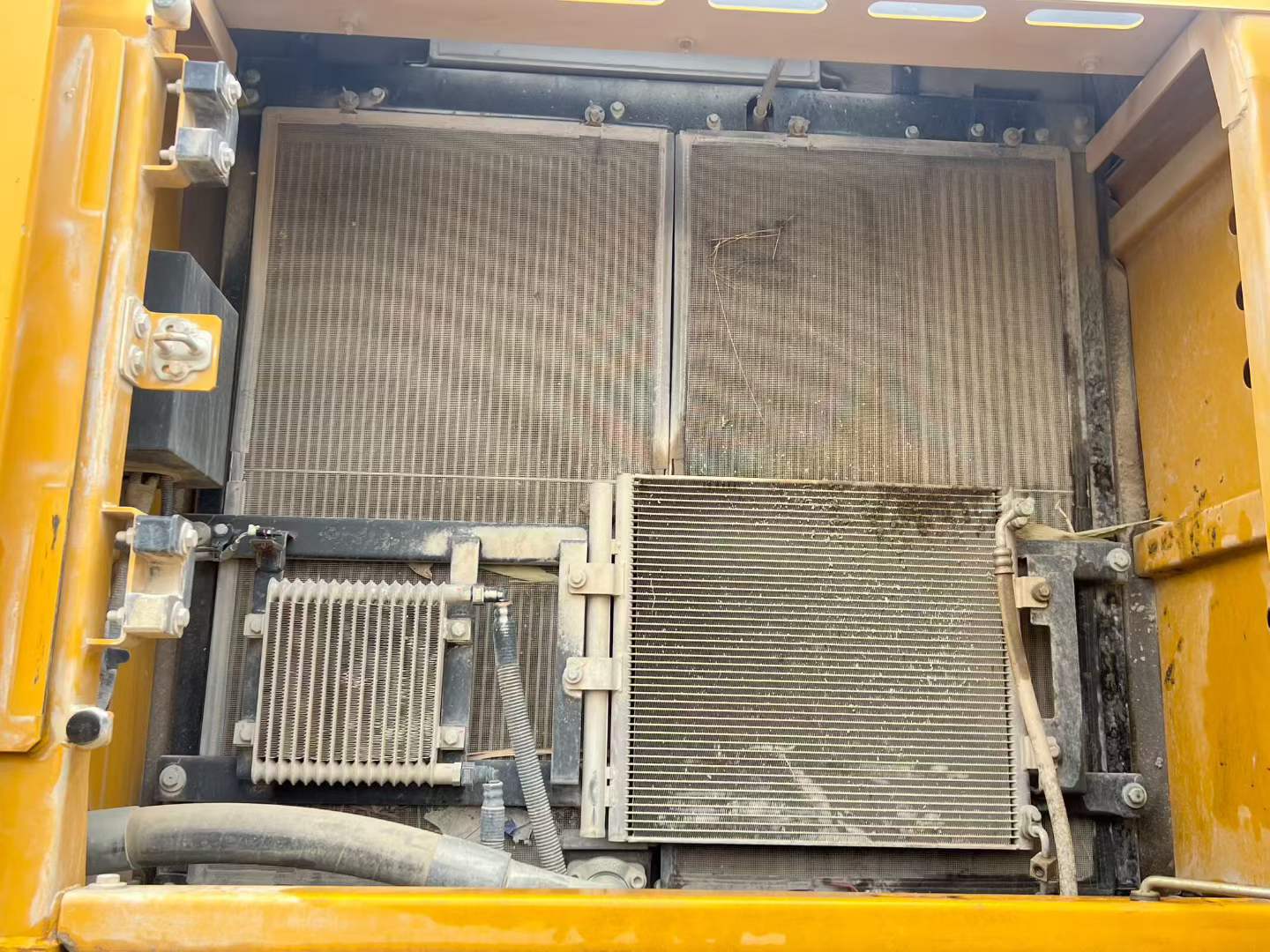 Used XCMG XE380K Excavator 2024 Model / 3