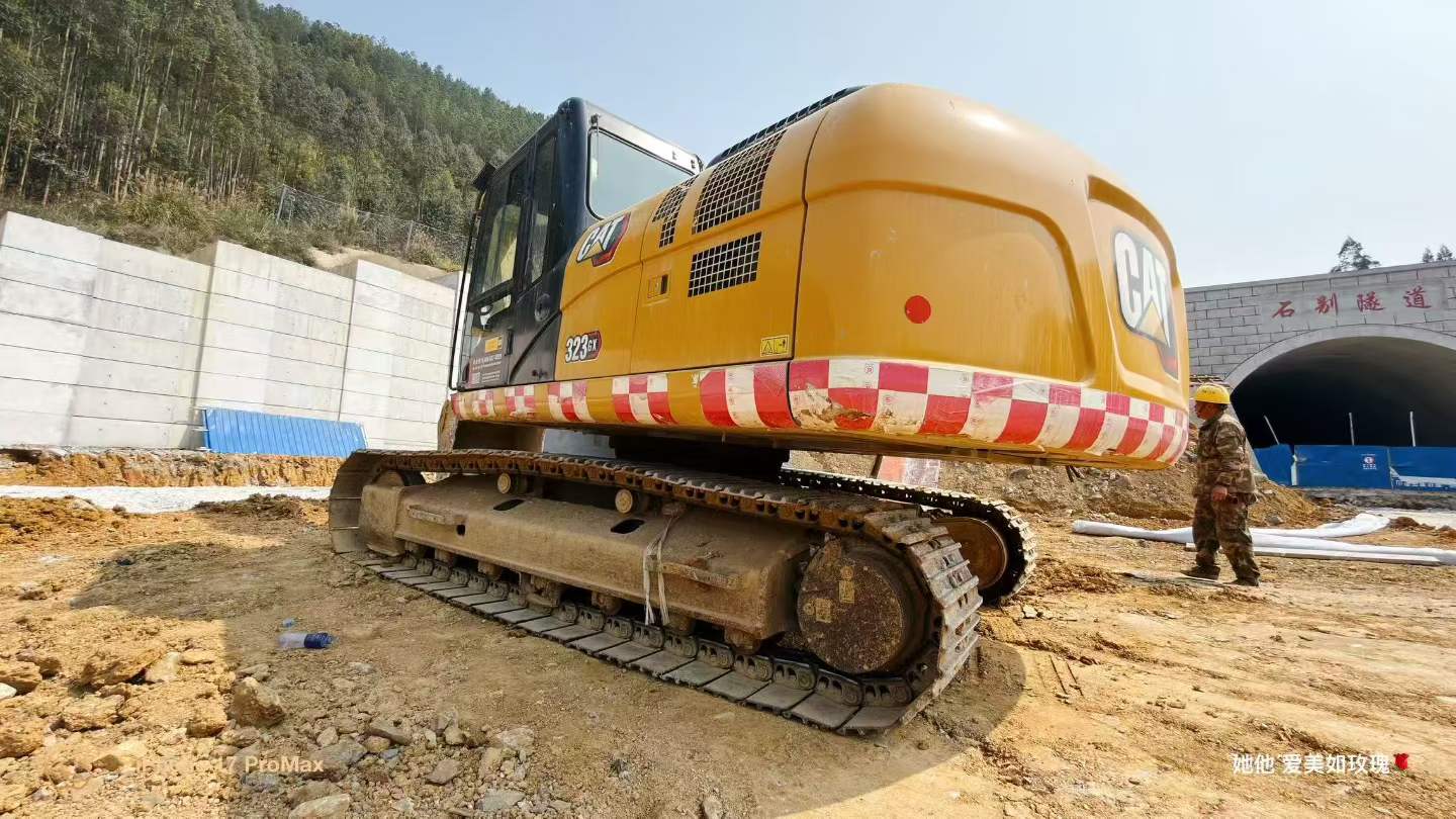 Used Caterpillar 323 Excavator 2023 Model / 6