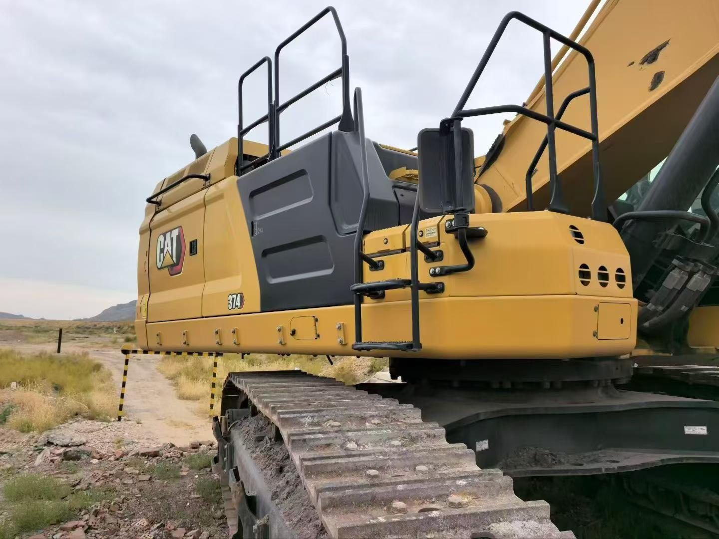 Used Caterpillar 374D Excavator 2016 Model / 2