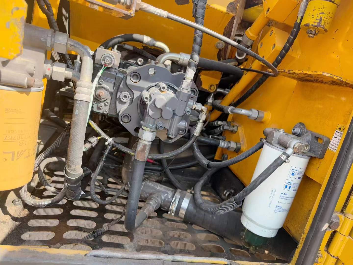 Used Sany SY135-8S Excavator 2016 Model / 4