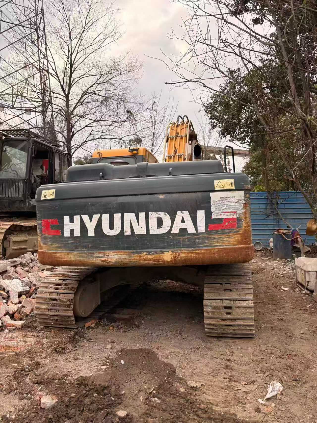 Used Hyundai R225-7 Excavator 2020 Model / 3