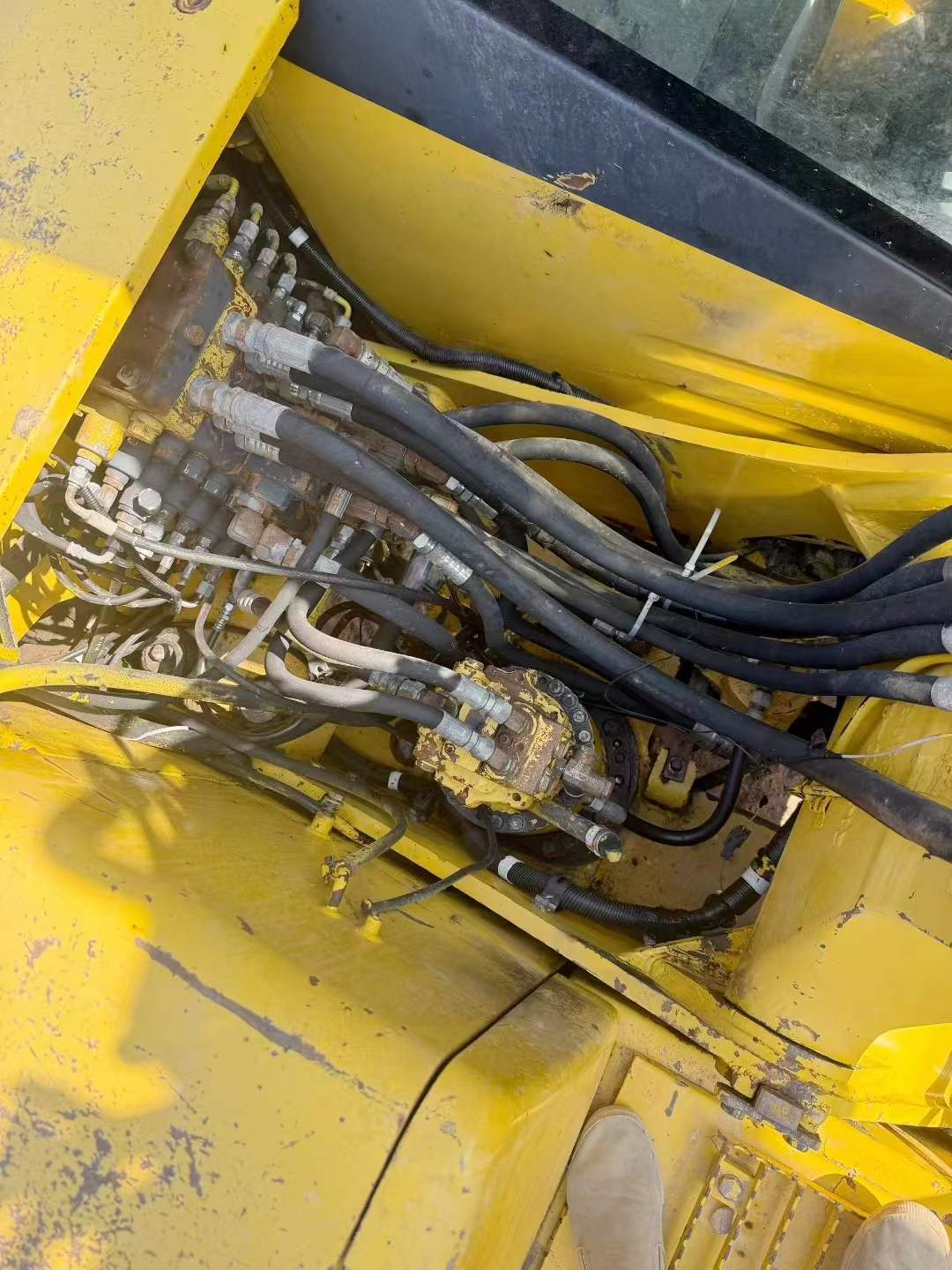 Used Komatsu PC130-7 Excavator 2016 Model / 6