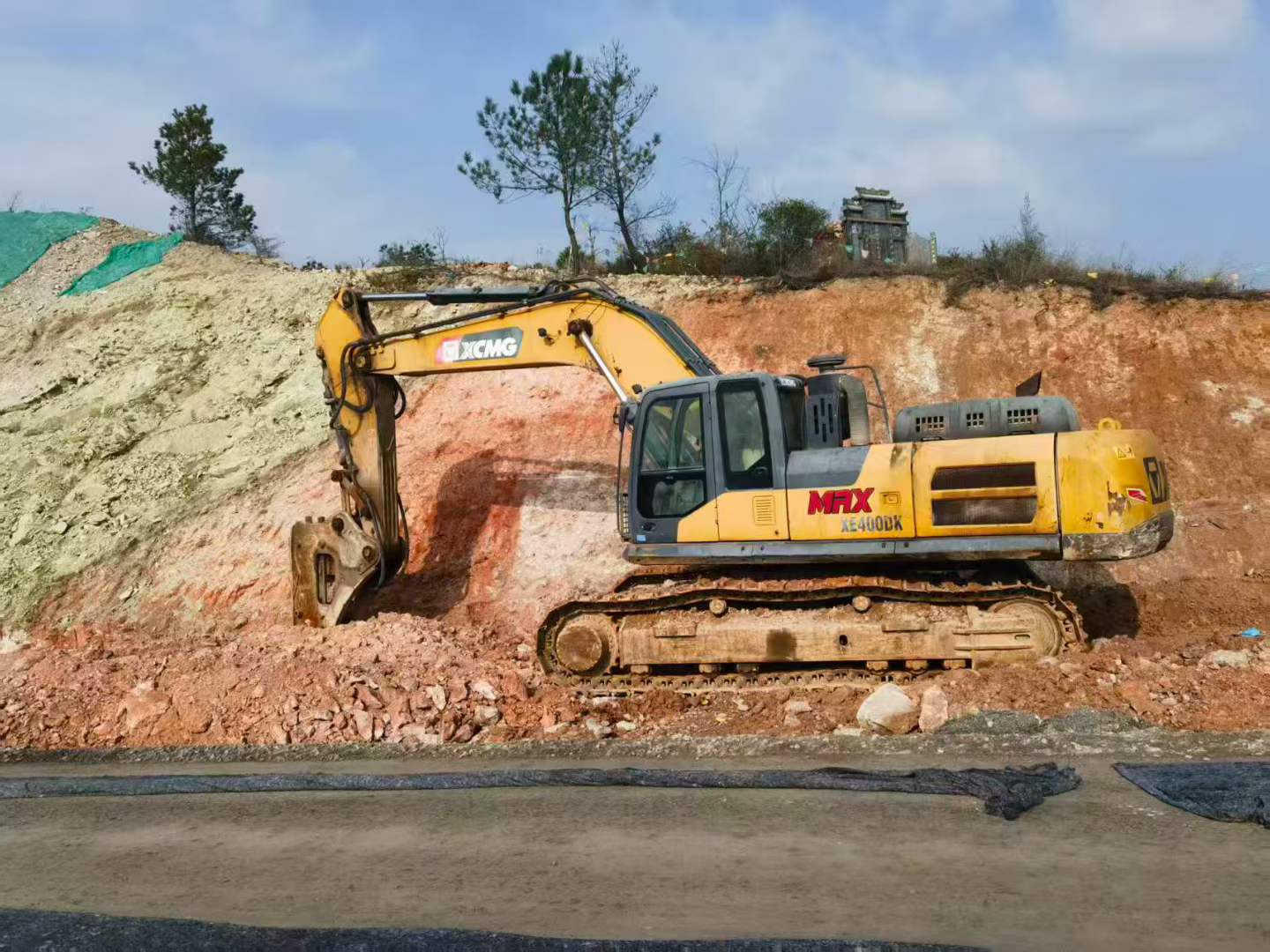 Used XCMG XE400T Excavator 2020 Model / 4