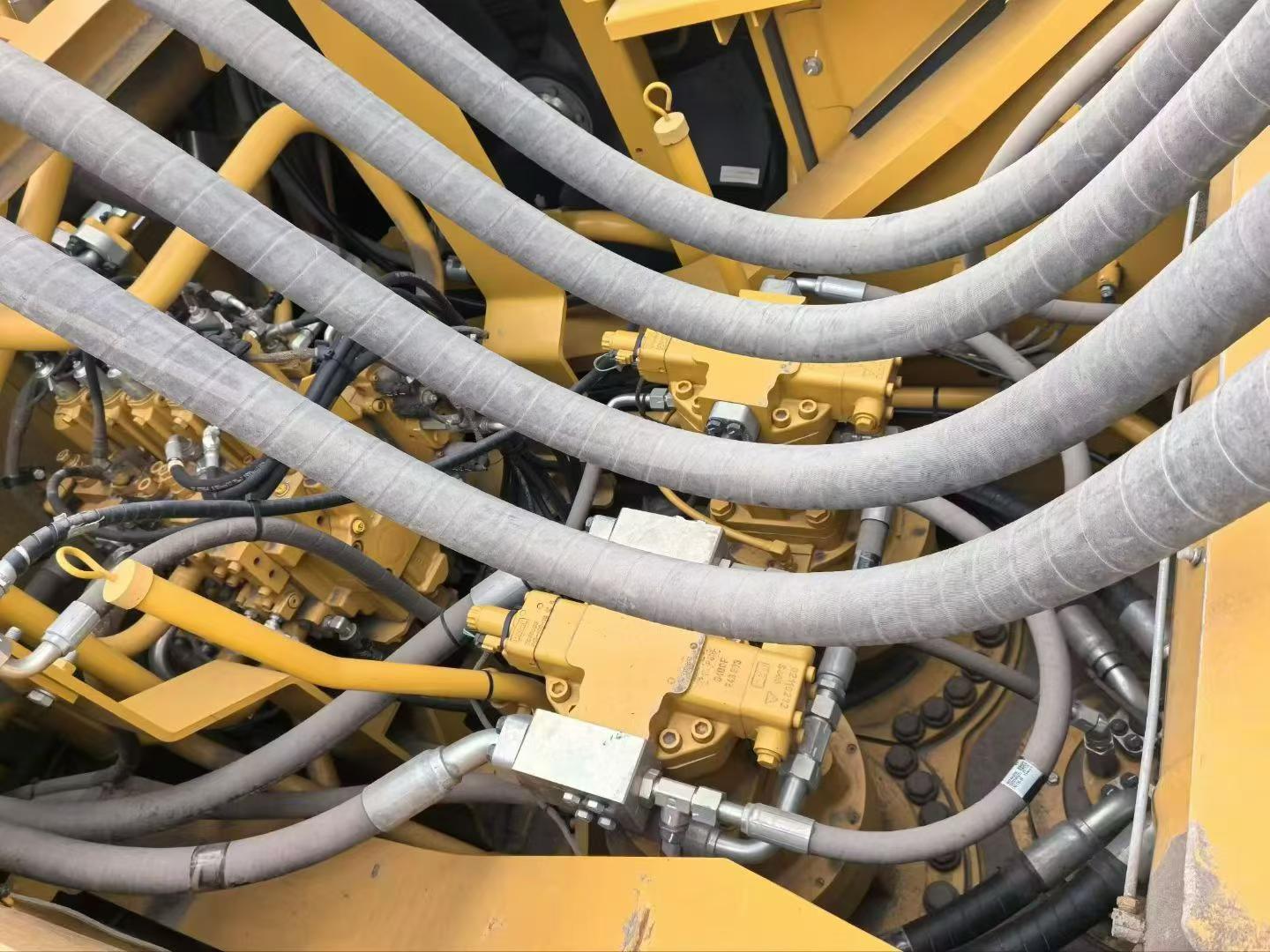 Used Caterpillar 374D Excavator 2016 Model / 5