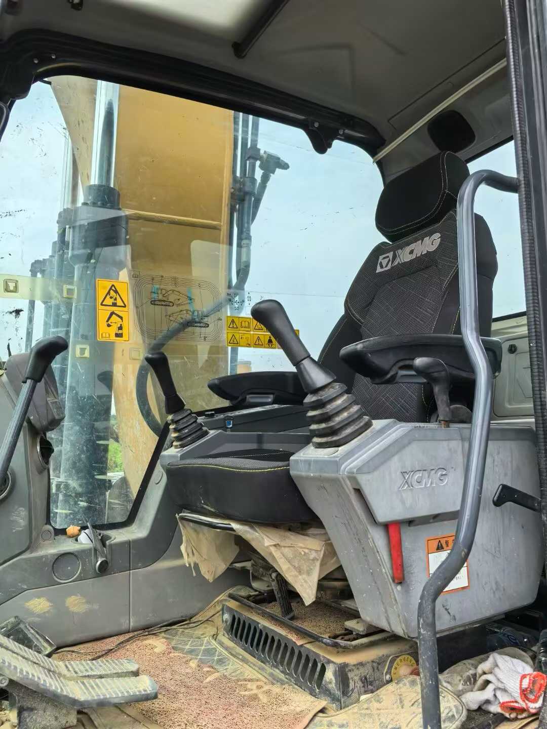 Used XCMG XE135B Excavator 2021 Model / 7