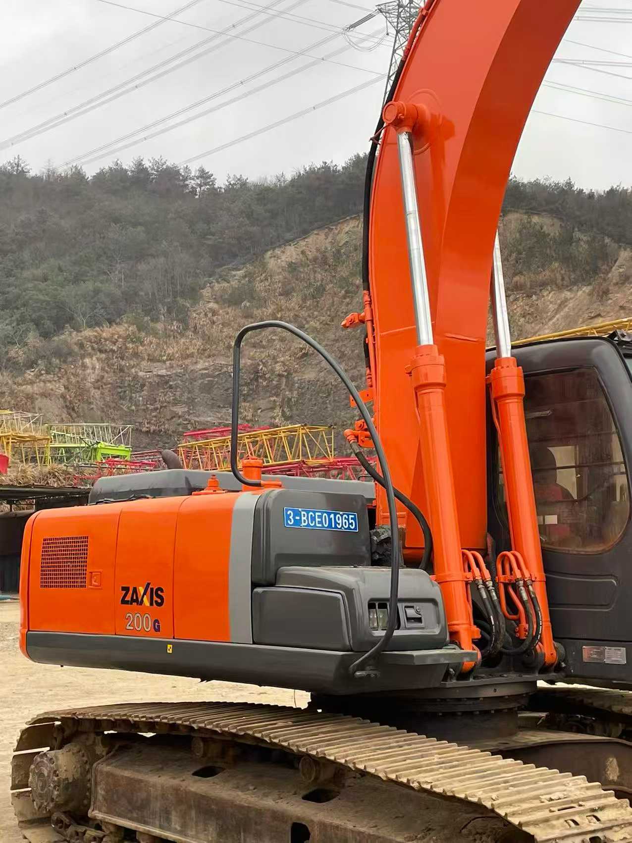 Used Hitachi ZX200-6 Excavator 2016 Model / 2