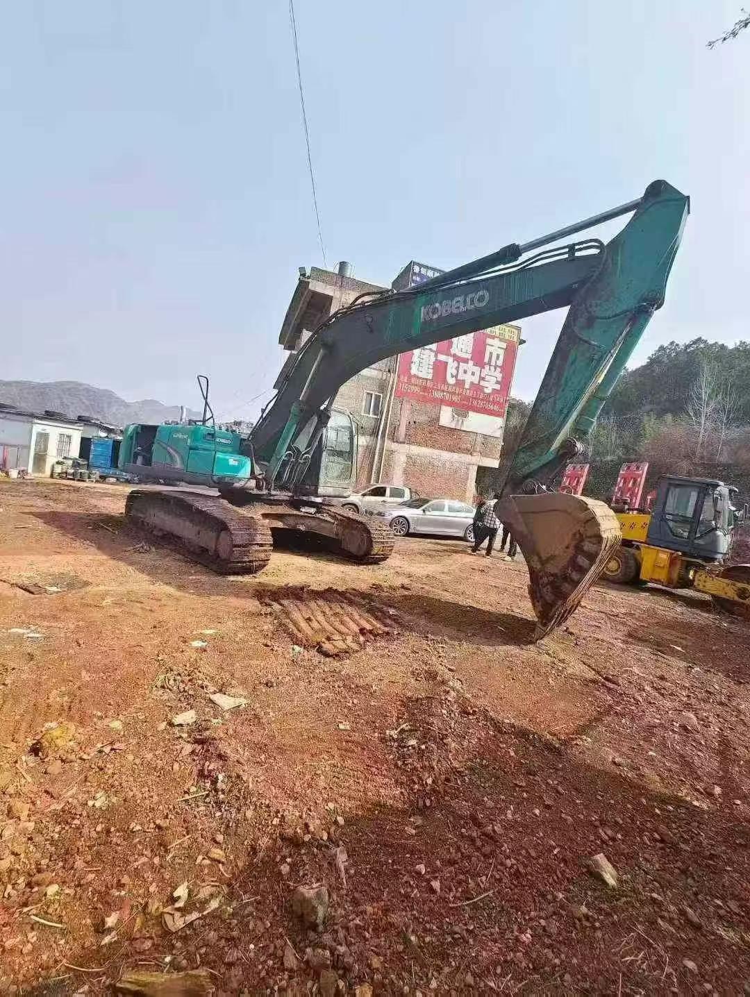 Used Kobelco SK260 Excavator 2011 Model / 3