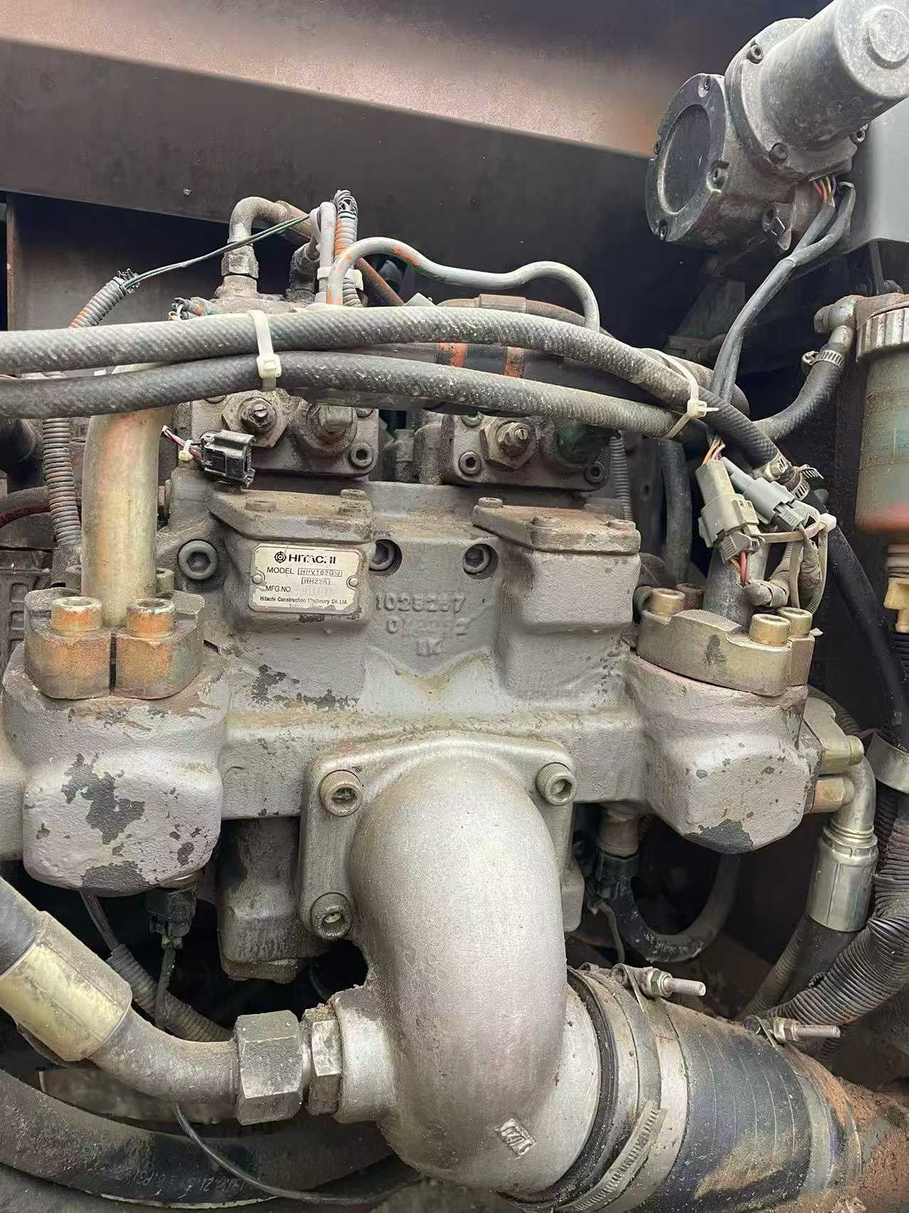 Used Hitachi ZX200-6 Excavator 2016 Model / 7