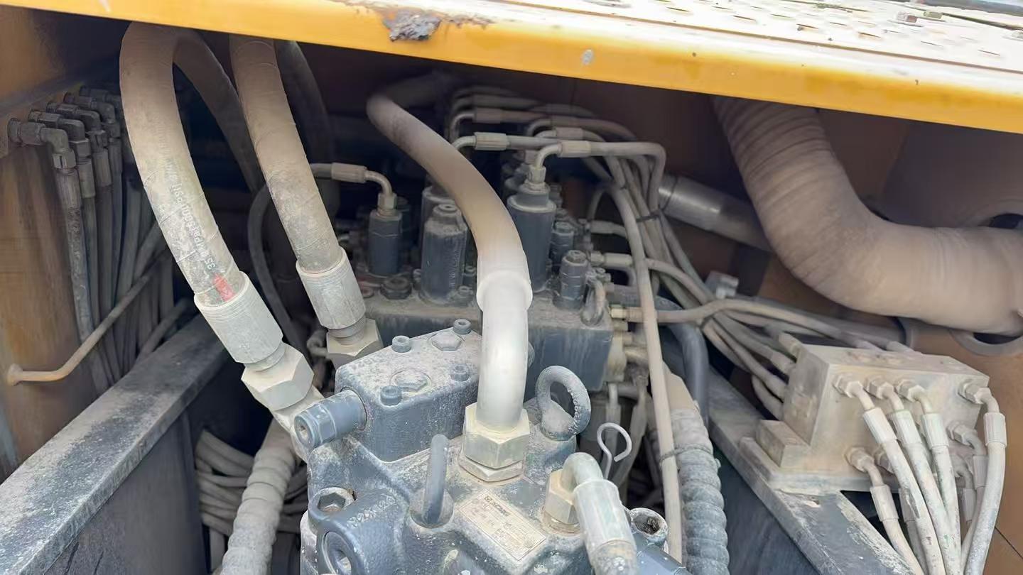 Used XCMG XE200 Excavator 2021 Model / 4