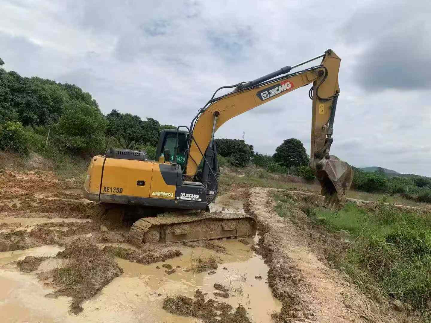 Comprar XCMG XE135B Usado Escavadeira