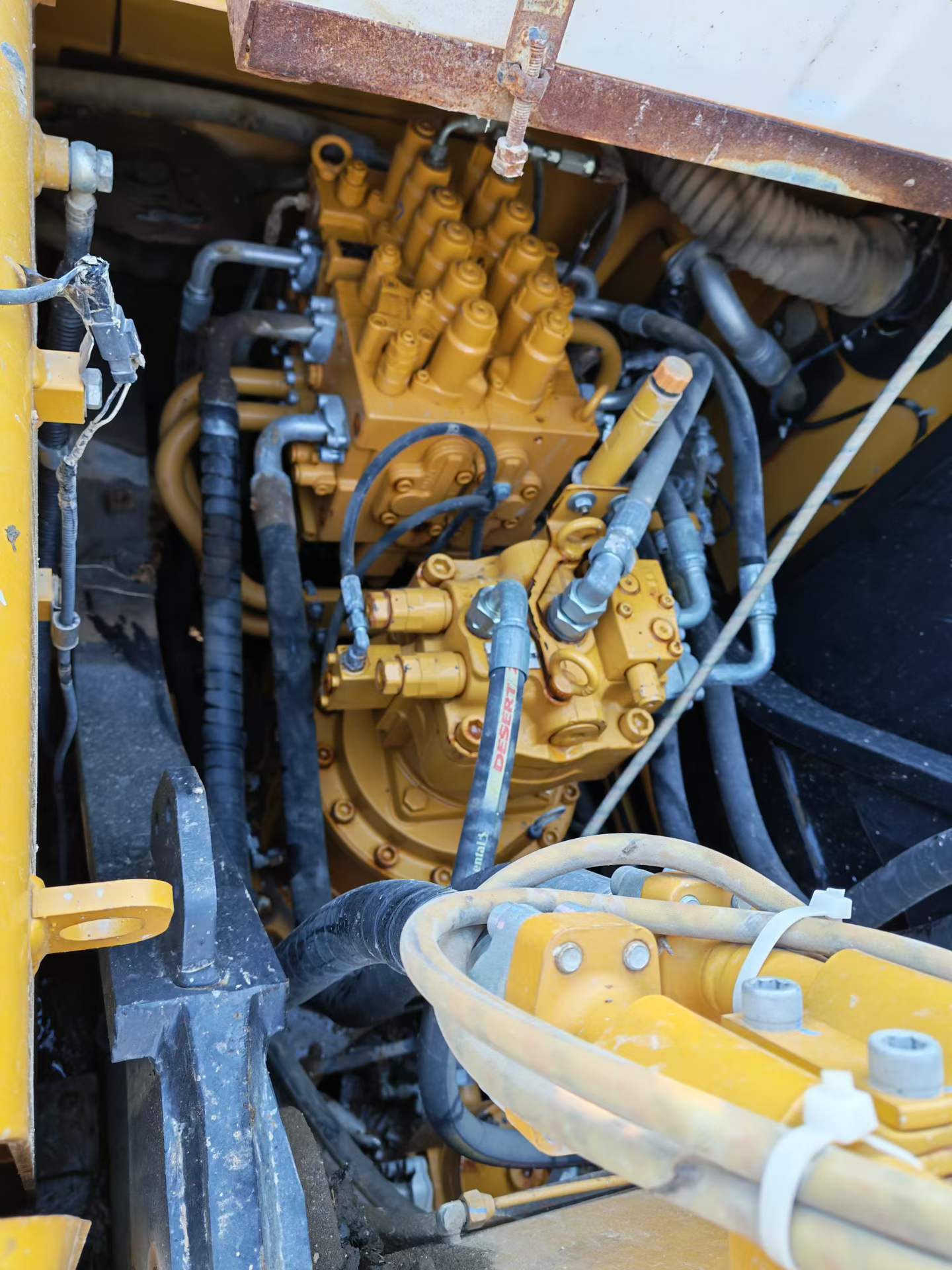 Used Sany SY215C Excavator 2022 Model / 6