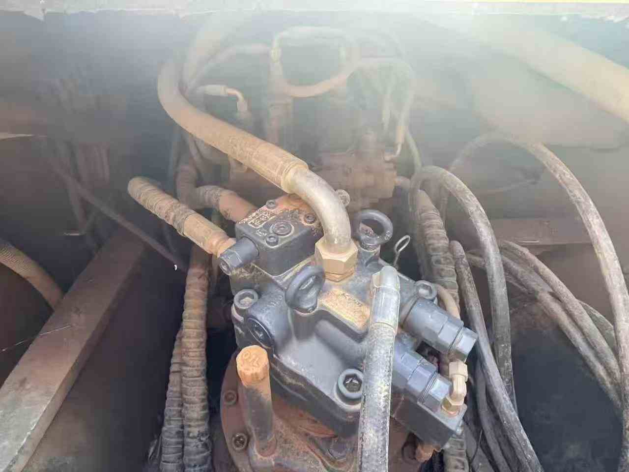 Used XCMG XE200 Excavator 2020 Model / 4