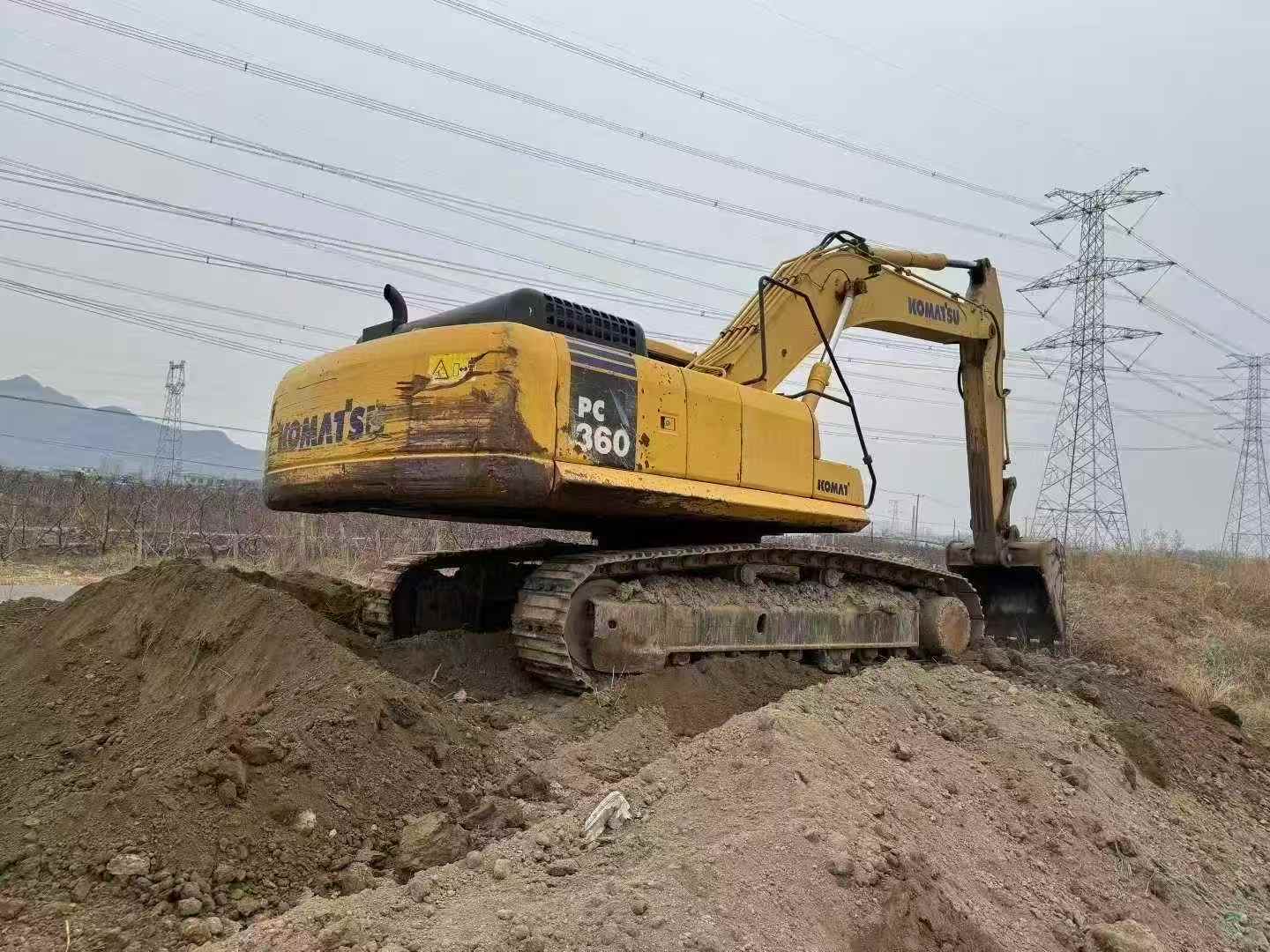 Used Komatsu PC360-7 Excavator 2013 Model / 3