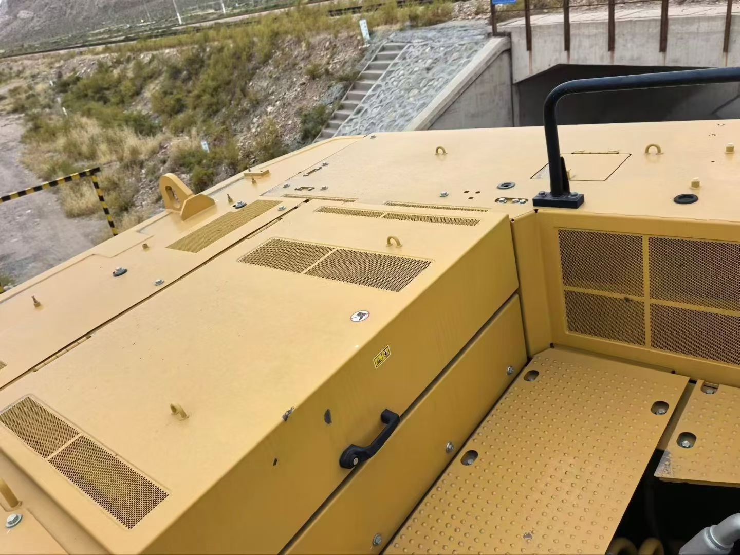 Used Caterpillar 374D Excavator 2016 Model / 7