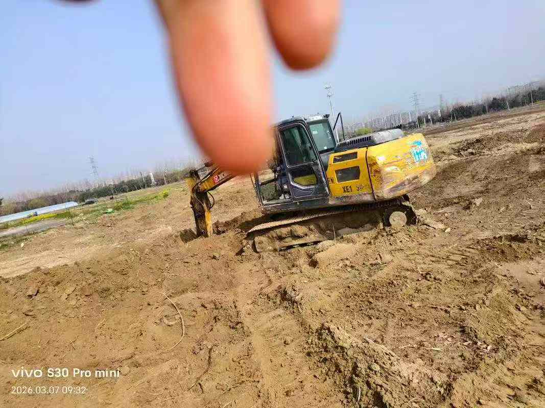 Used XCMG XE135B Excavator 2019 Model / 8