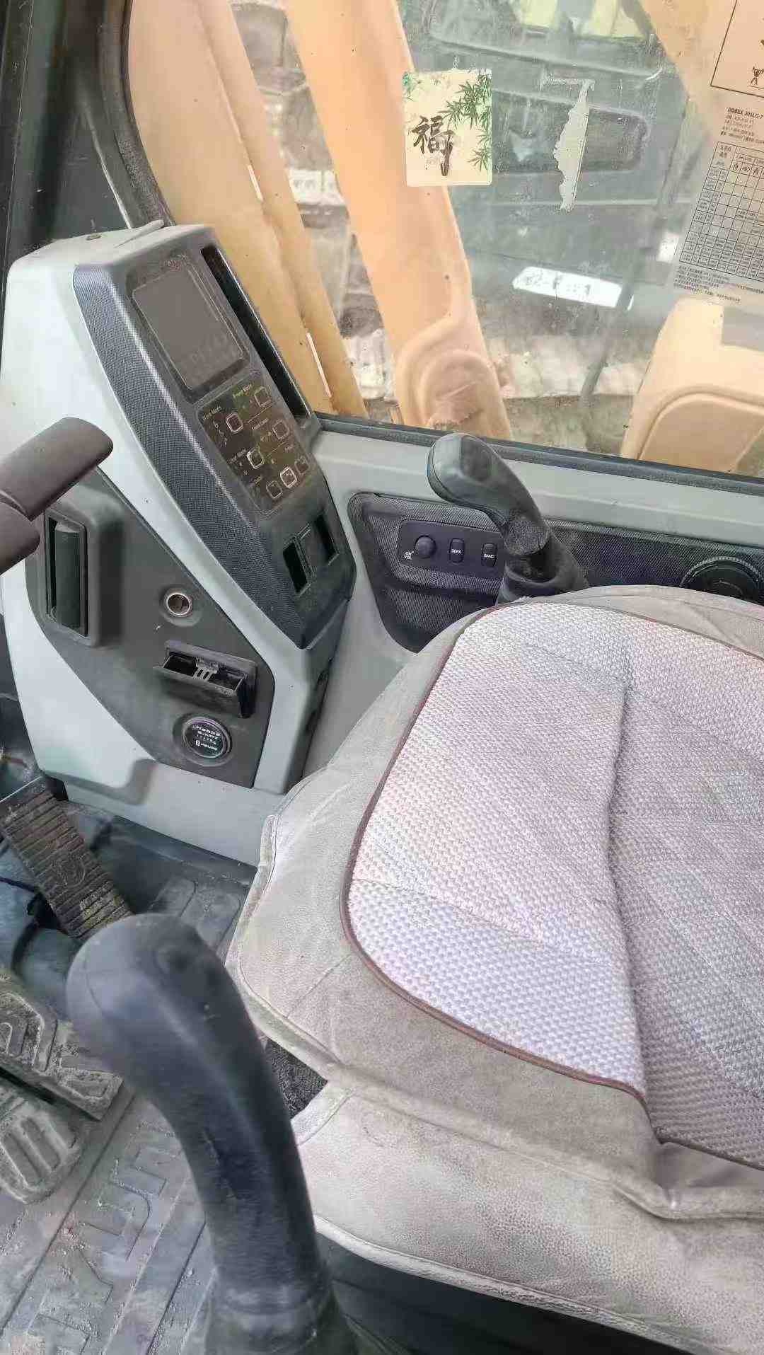 Used Hyundai R305LC-7 Excavator 2012 Model / 5