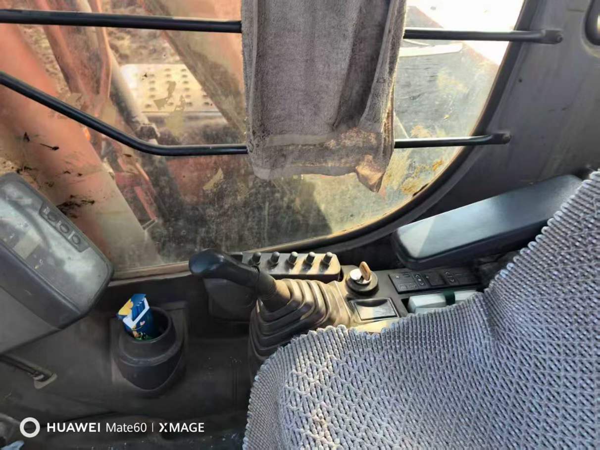 Used Hitachi EX120-6 Excavator 2016 Model / 4