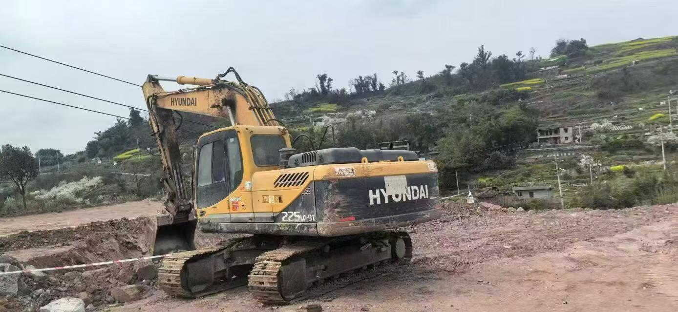 Used Hyundai R215-9C Excavator 2016 Model / 2