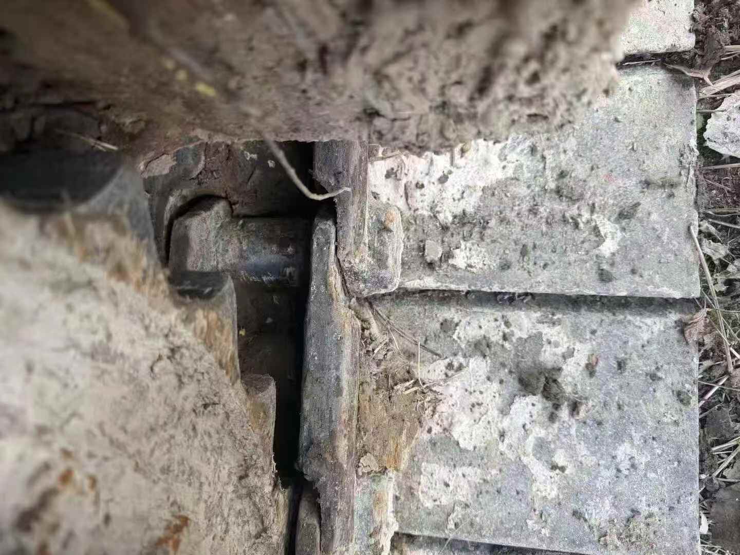 Used Volvo EC140 Excavator 2013 Model / 8