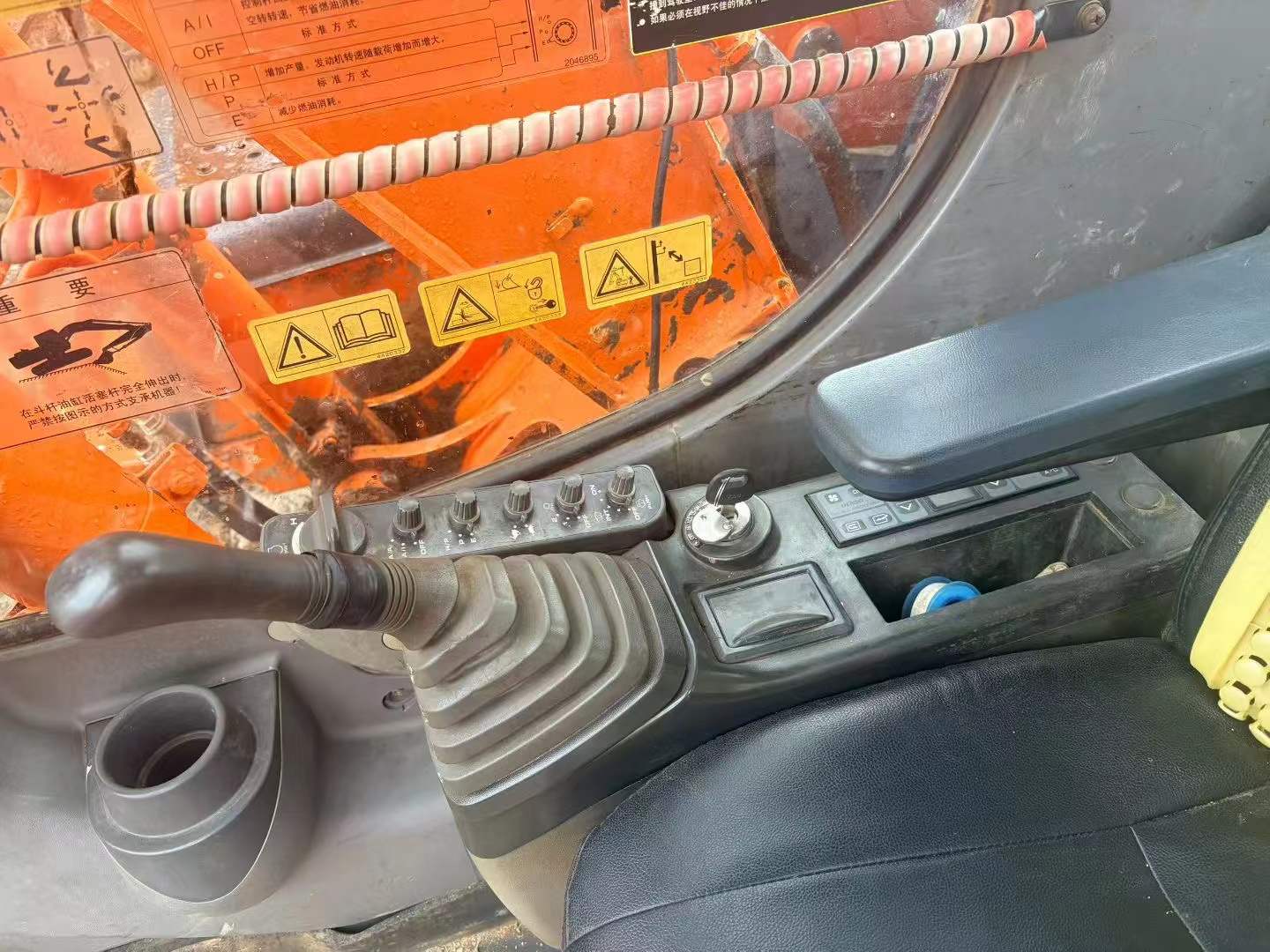 Used Hitachi EX120-6 Excavator 2011 Model / 6