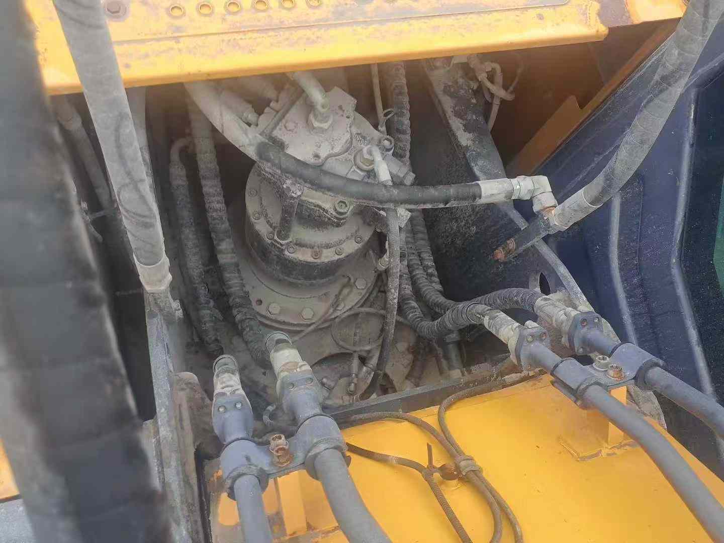 Used XCMG XE205DA Excavator 2020 Model / 3