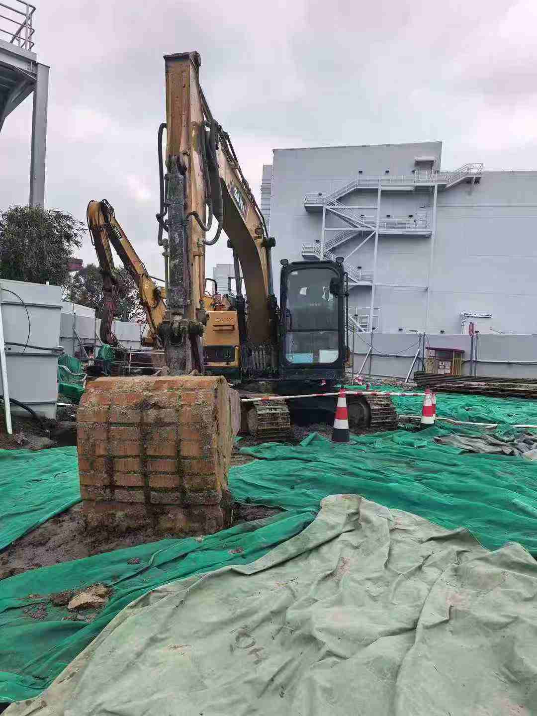 Used Sany SY135 Excavator 2024 Model / 3