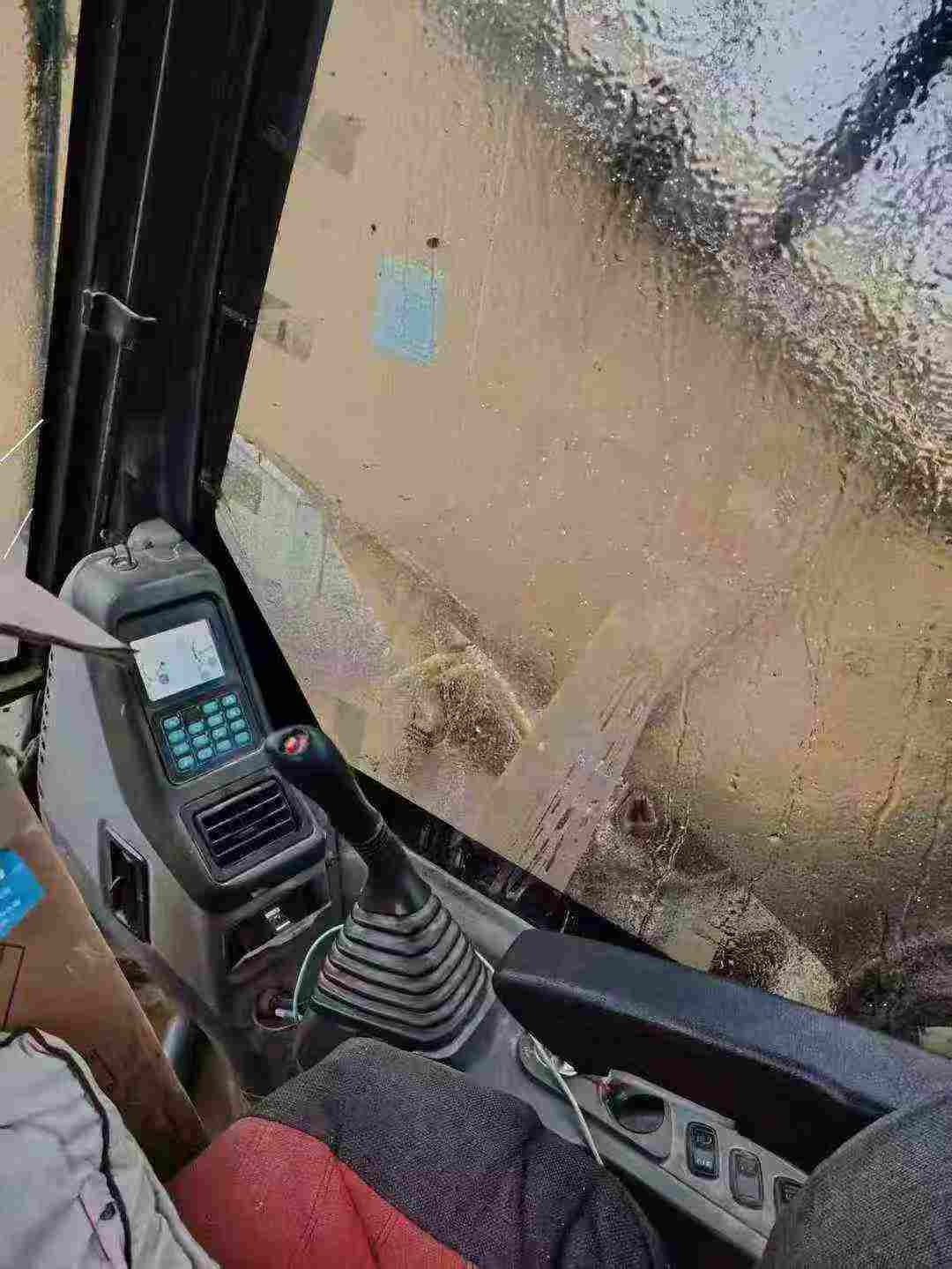 Used Komatsu PC200-7 Excavator 2007 Model / 5