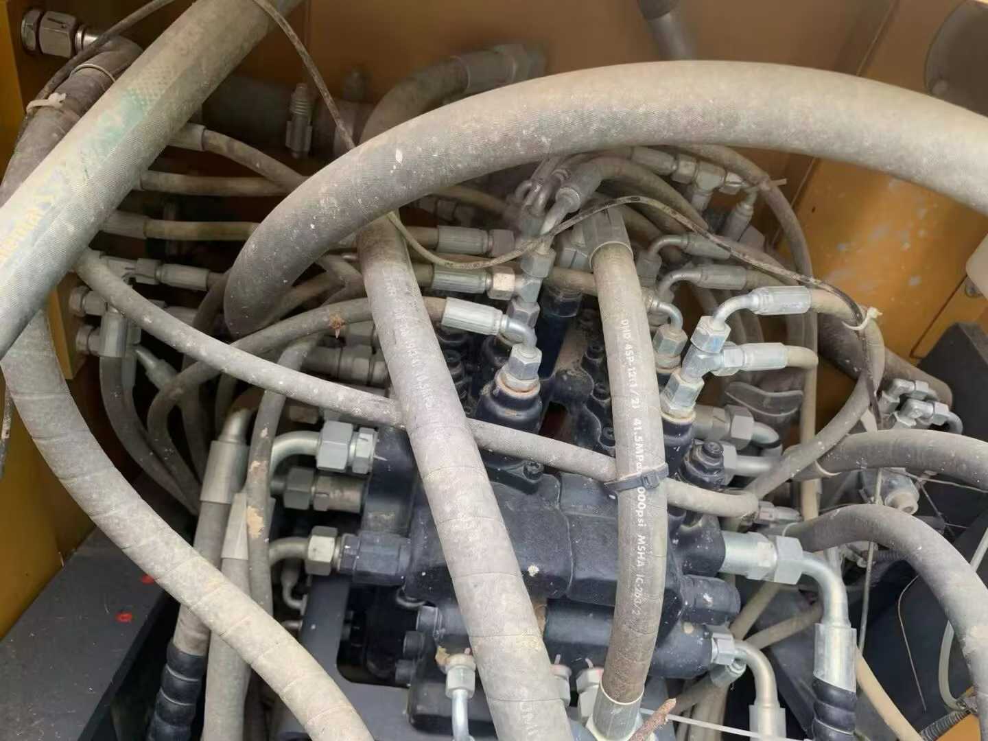 Used XCMG XE135B Excavator 2021 Model / 3