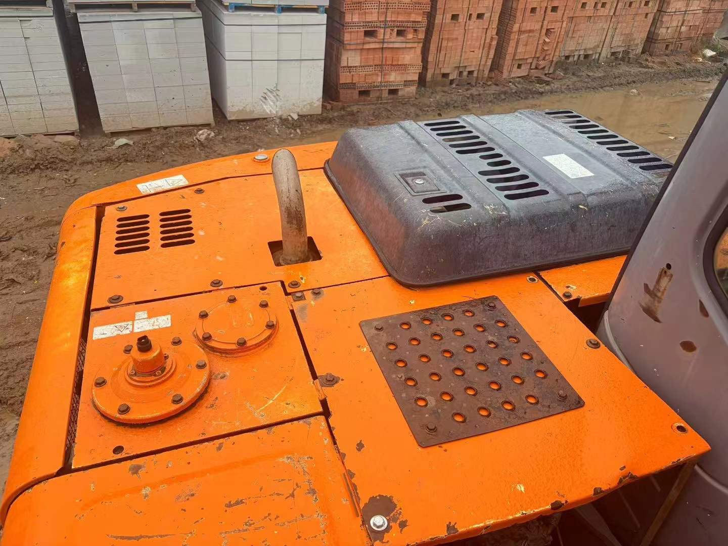 Used Hitachi EX120-6 Excavator 2011 Model / 7