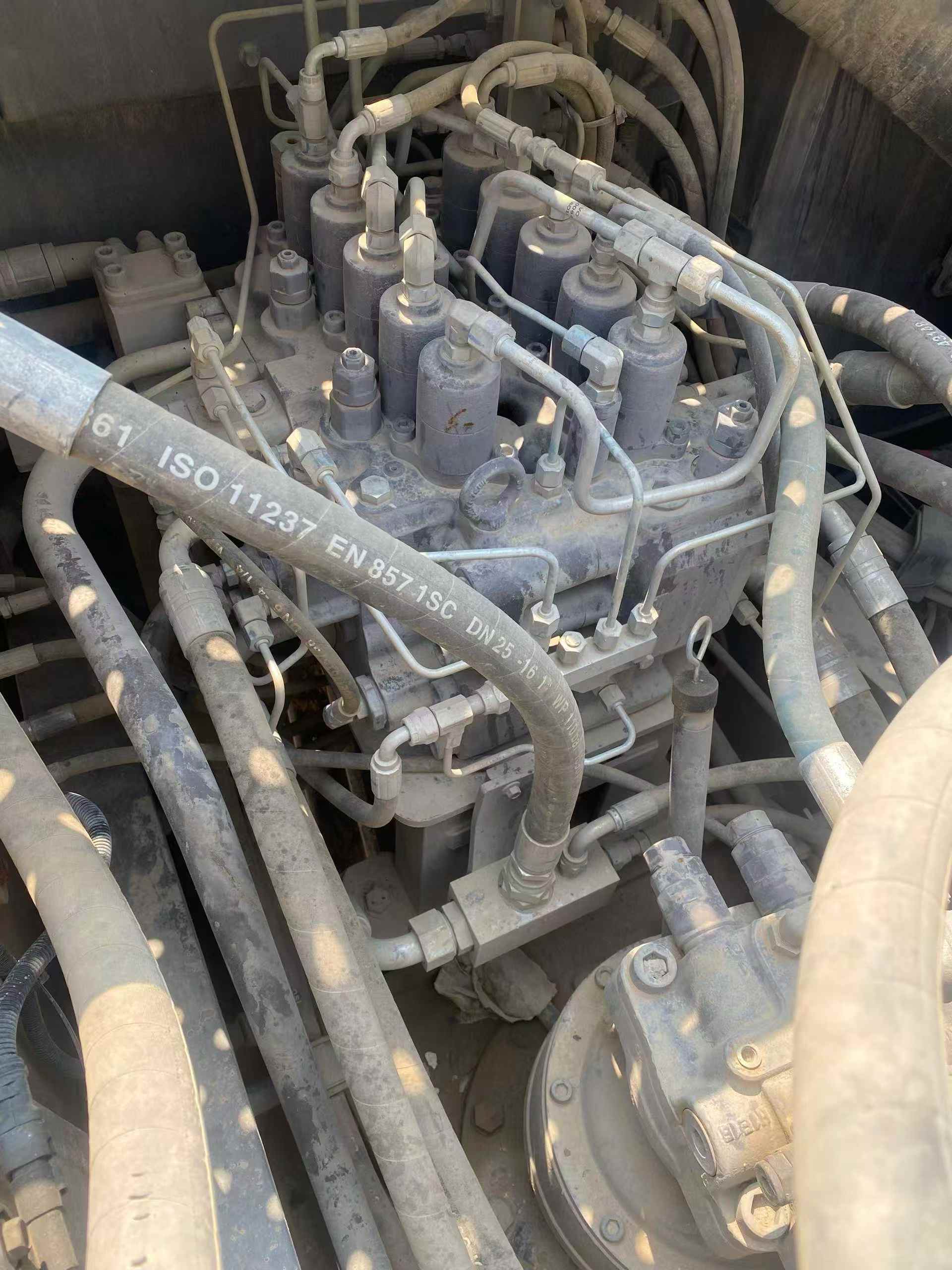 Used Volvo EC200 Excavator 2023 Model / 2