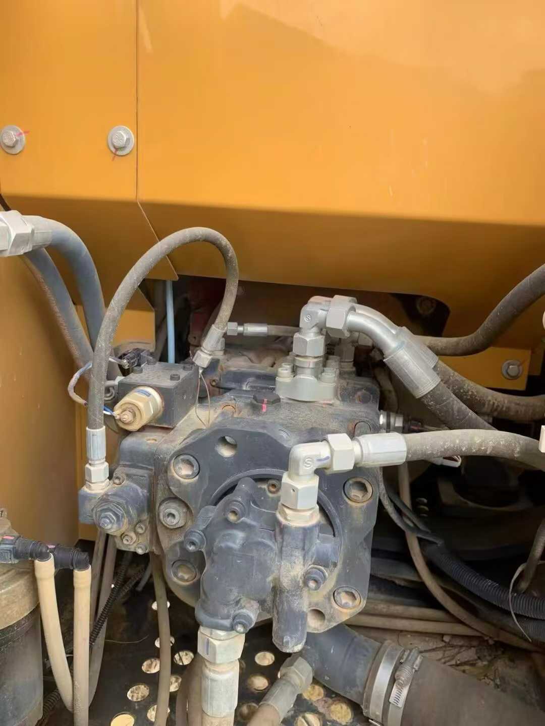 Used XCMG XE135B Excavator 2021 Model / 5