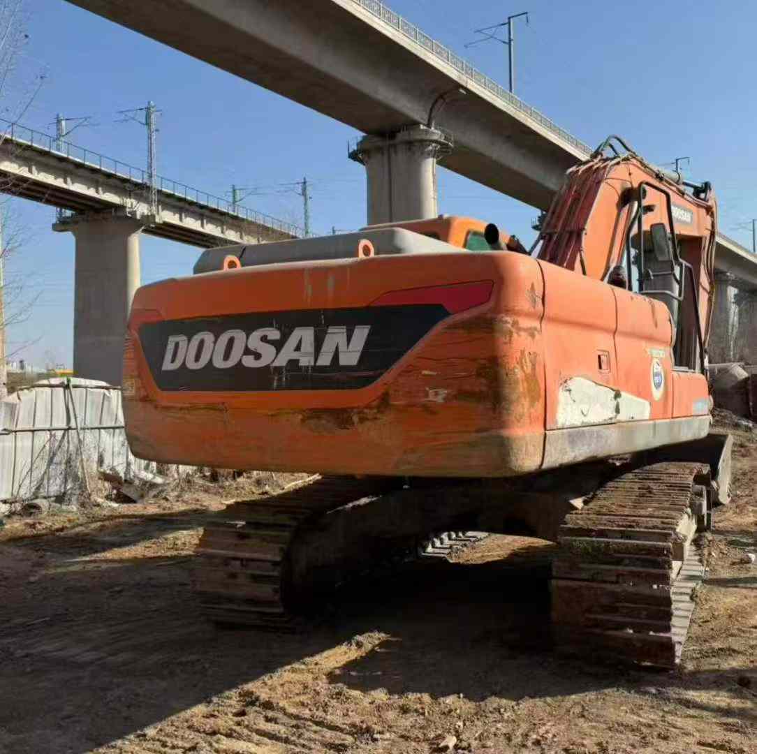 Used Doosan DH215-9 Excavator 2018 Model / 2