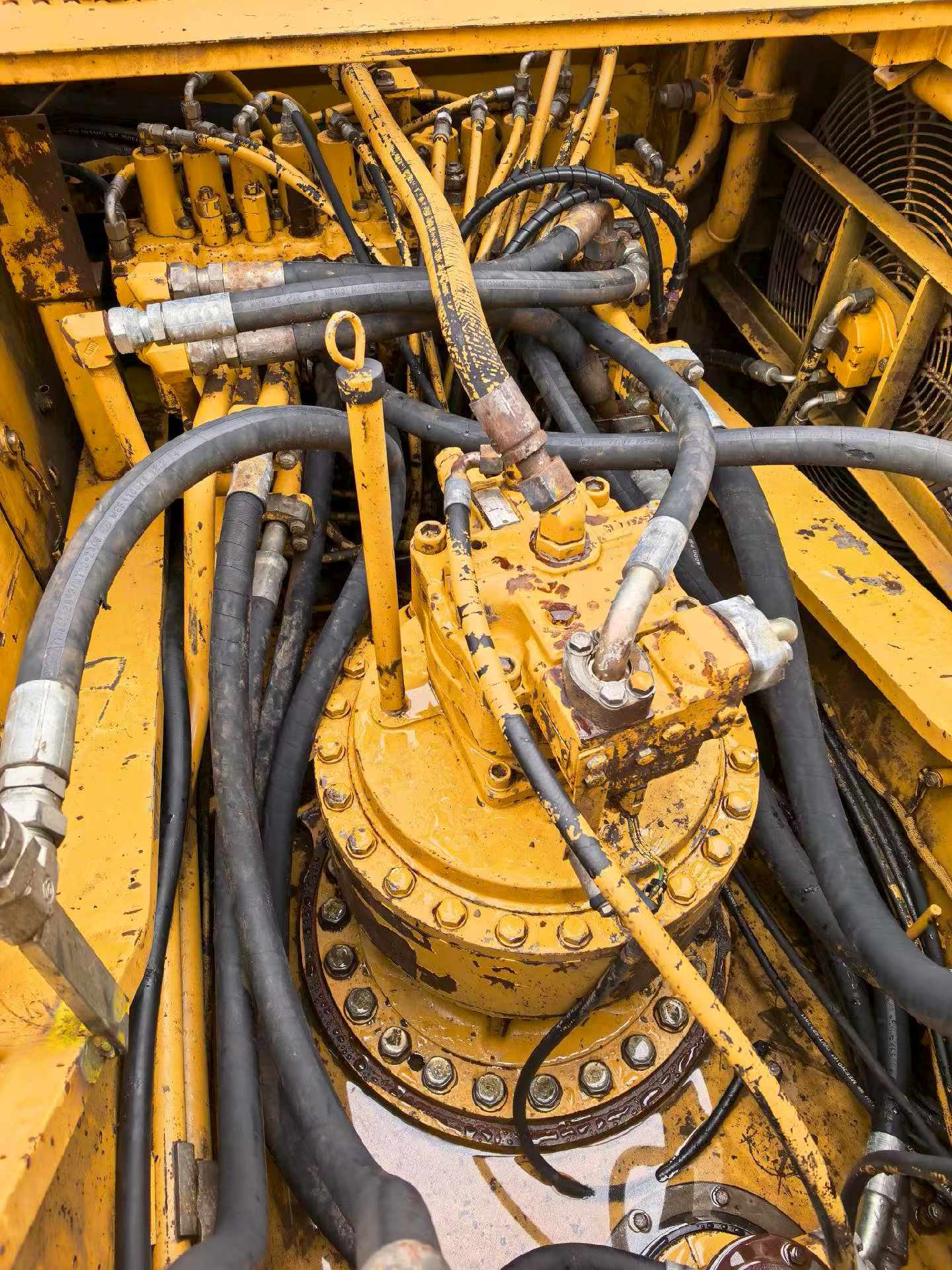 Used Caterpillar 330CL Excavator 2016 Model / 5