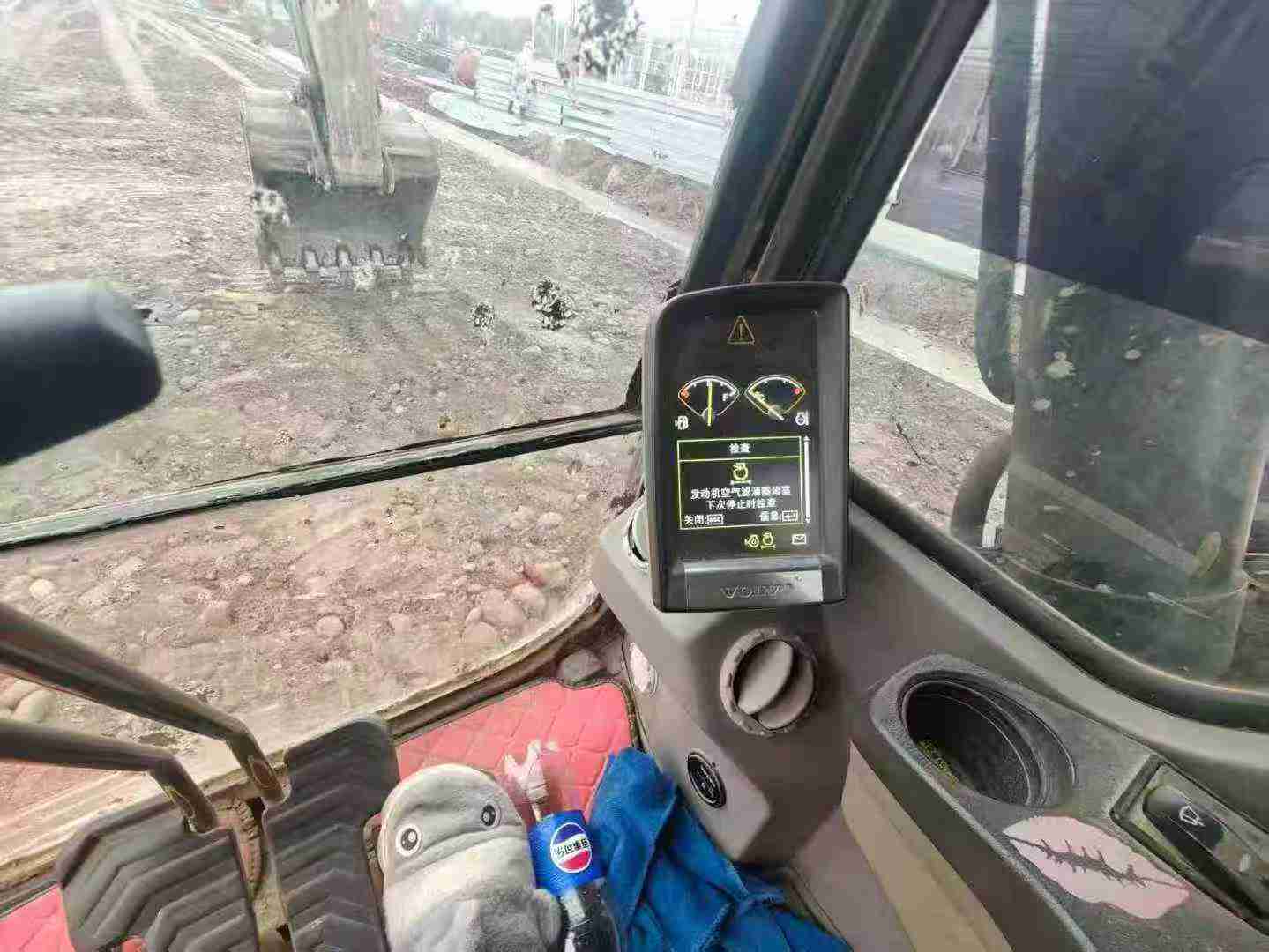 Used Volvo L220E Excavator 2018 Model / 2