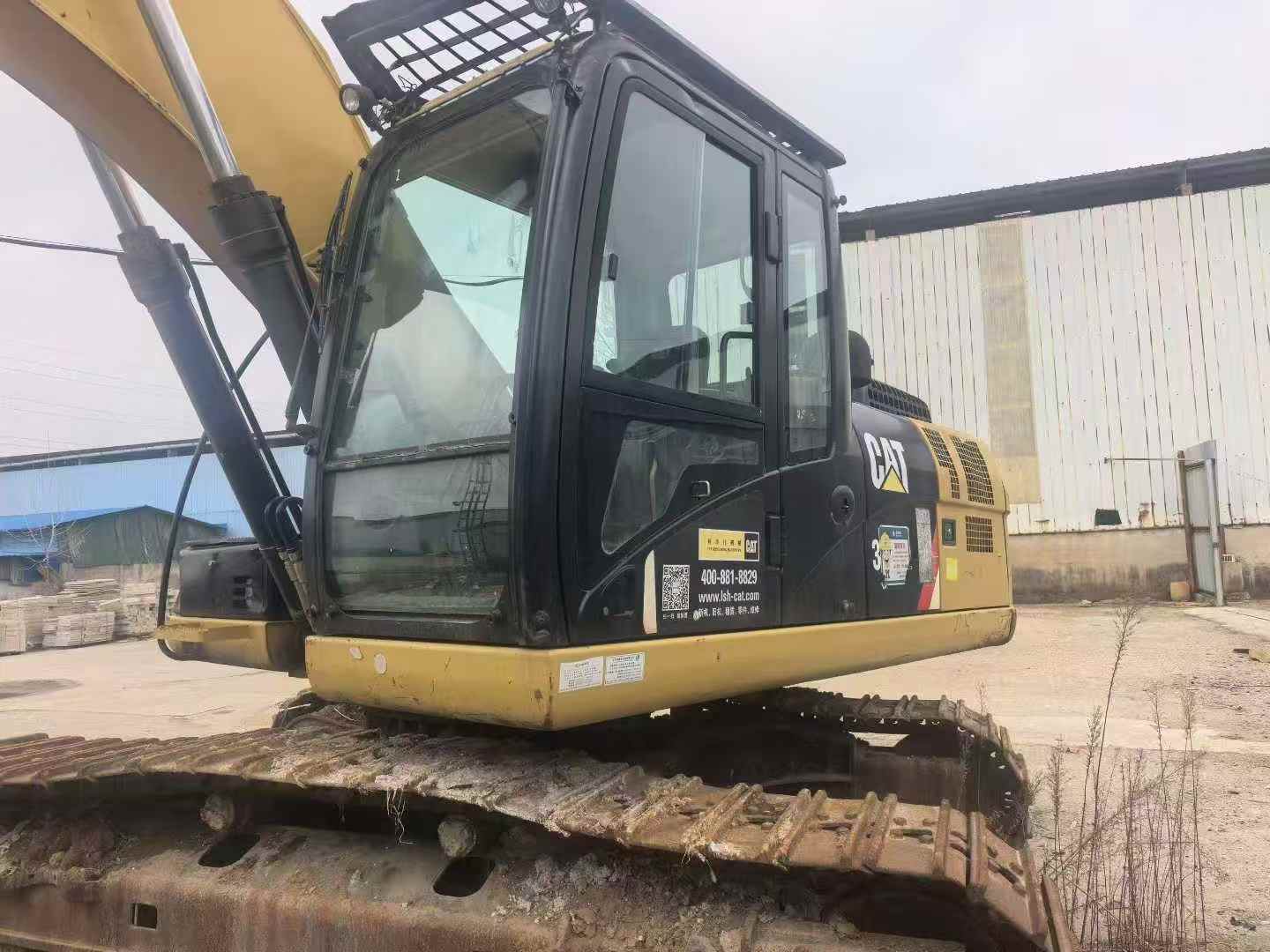 Used Caterpillar 320D Excavator 2017 Model / 3