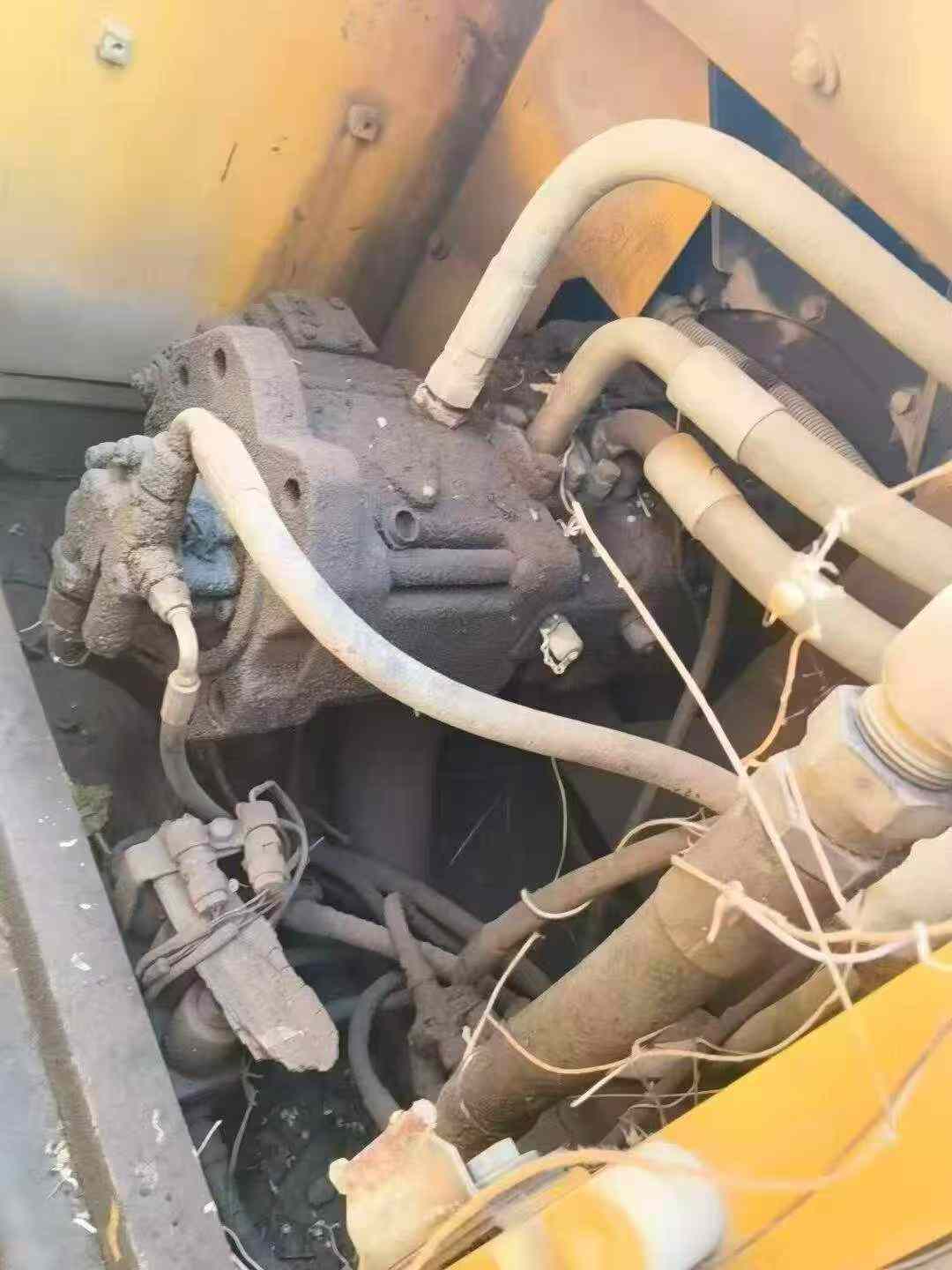 Used Volvo EC240 Excavator 2010 Model / 3