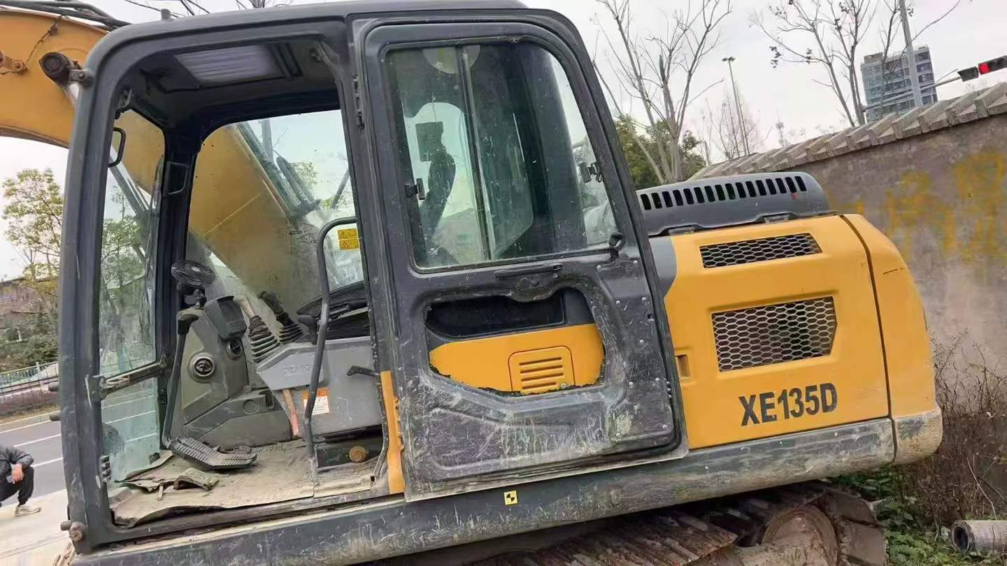 Used XCMG XE135B Excavator 2021 Model / 9