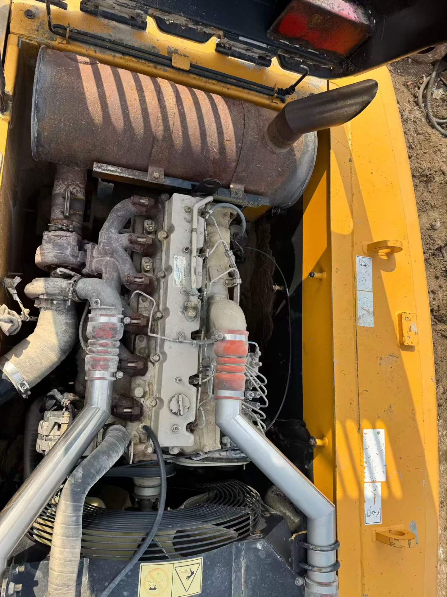 Used Hyundai R275LVS Excavator 2014 Model / 8