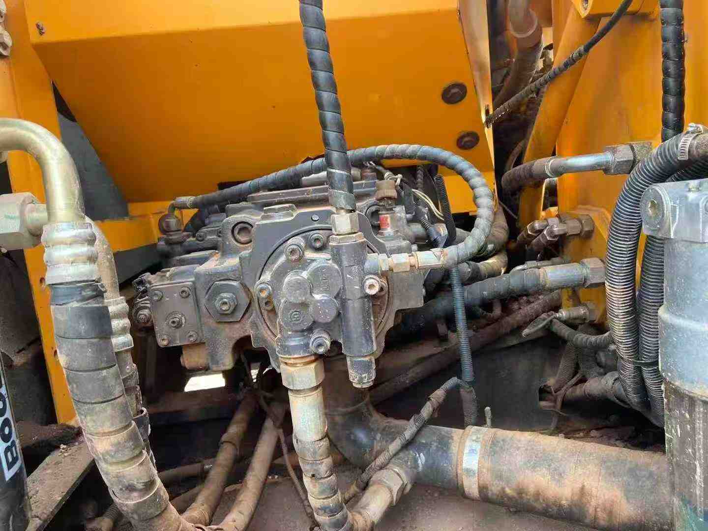 Used Sany SY135-8S Excavator 2016 Model / 4