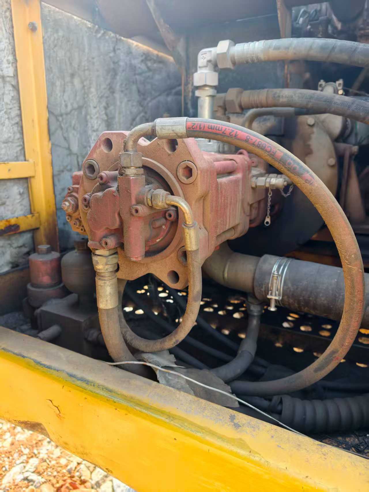 Used XCMG XE225DK Excavator 2016 Model / 4