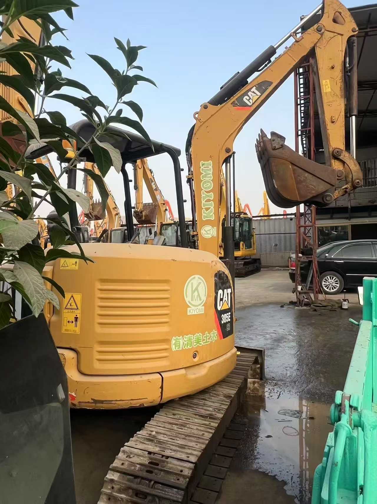 Used Caterpillar 305ECR Excavator 2015 Model / 3