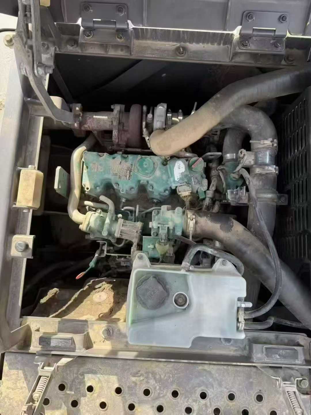 Used Volvo L120E Excavator 2018 Model / 3