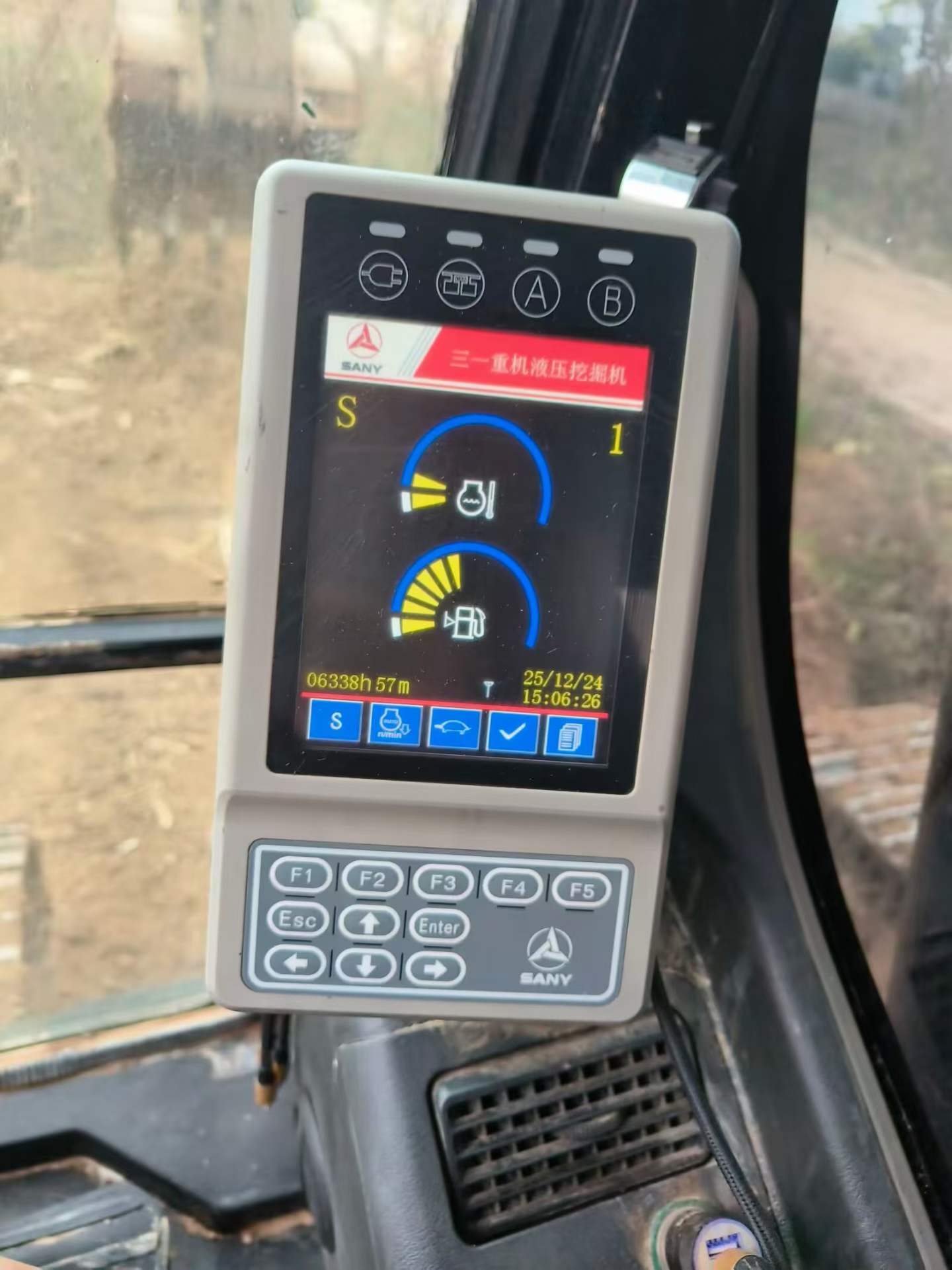 Used Sany SY205C Excavator 2018 Model / 4