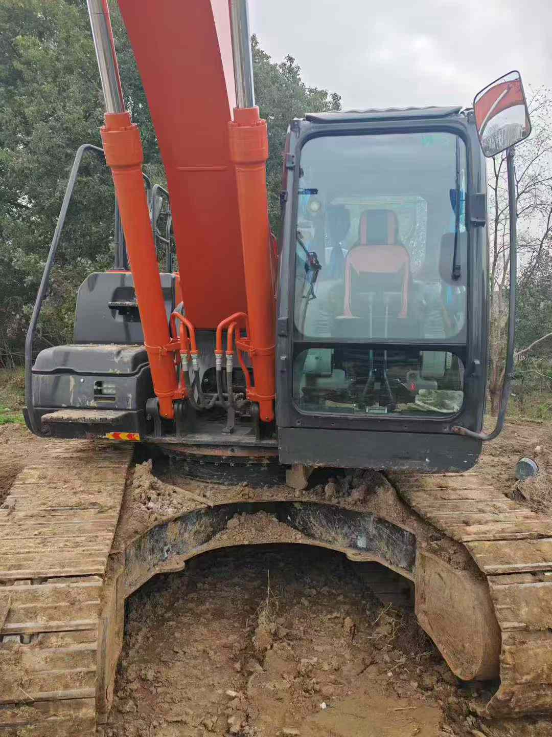 Used Hitachi ZX200-6 Excavator 2023 Model / 3